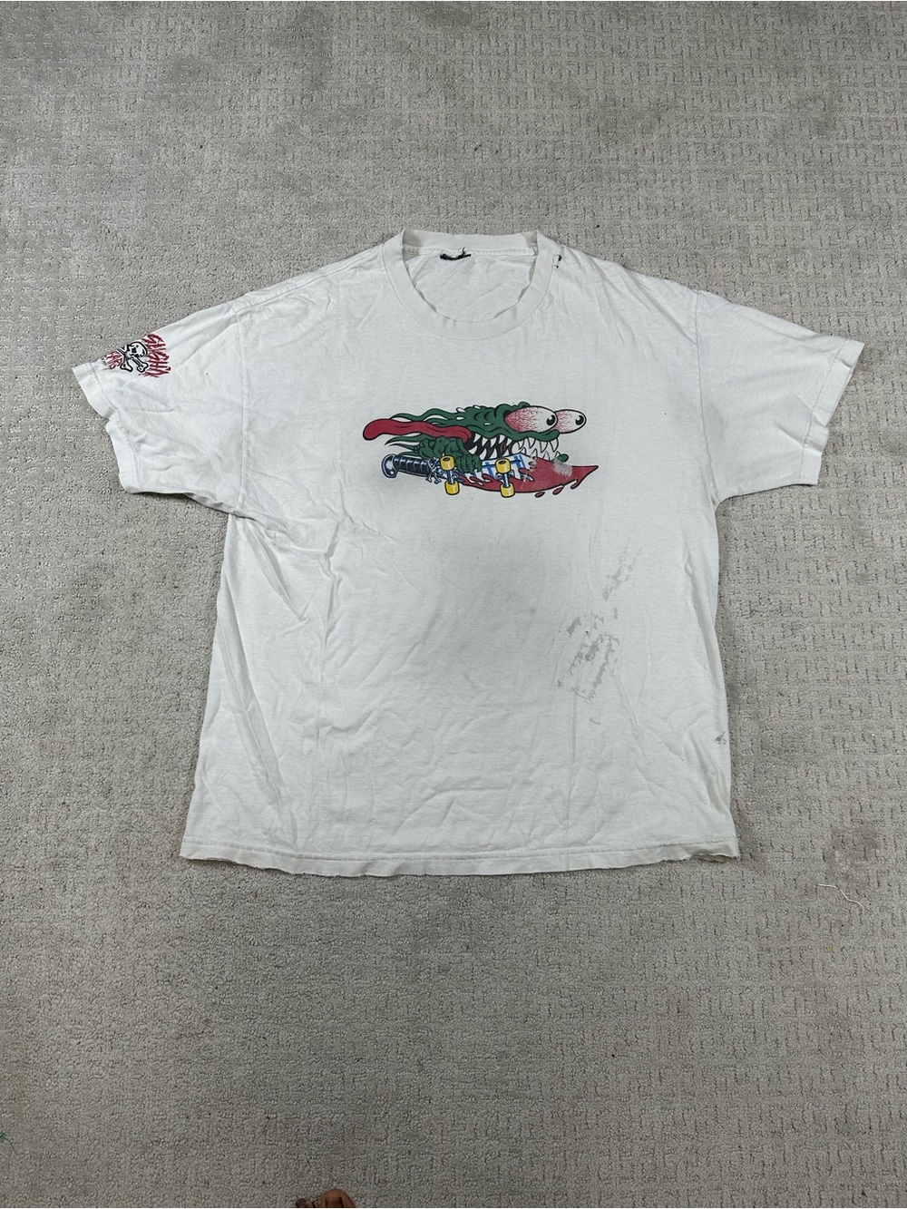 Vintage Santa Cruz Y2K Skateboard T-shirt